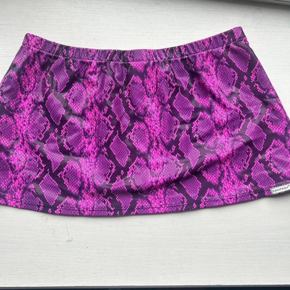 Rampage snake skin pink/back mini skirt EUC sporty